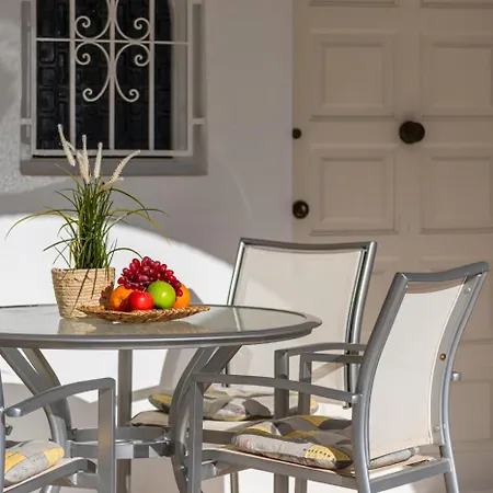 Anais - Plusholidays *